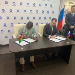 Le Burkina Faso signe une convention avec la Russie pour la construction d’une centrale nucléaire