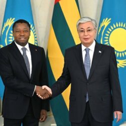 Faure Gnassingbé et Kassym-Jomart Tokayev annoncent une nouvelle ère de coopération entre le Togo et le Kazakhstan lors d'une visite à Astana